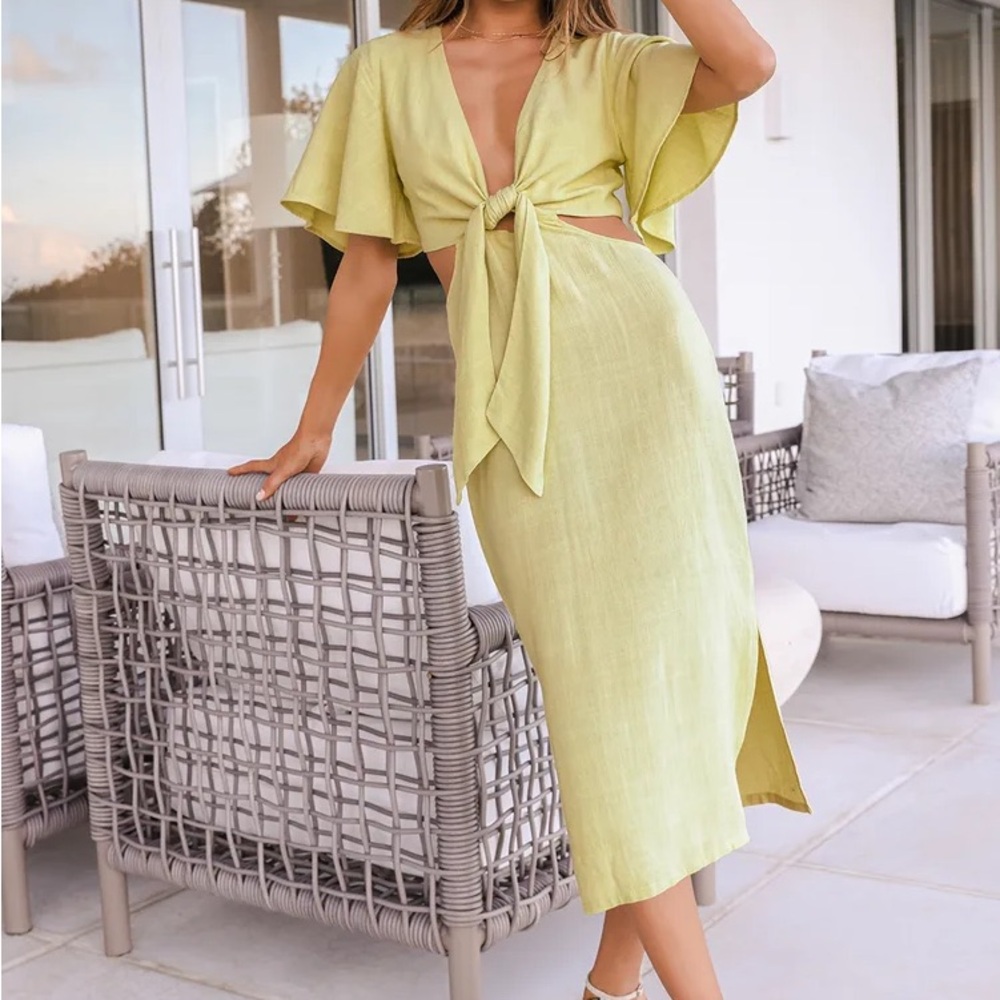 BNWT Summer Journey Light Green Tie-Front Cutout Midi Dress